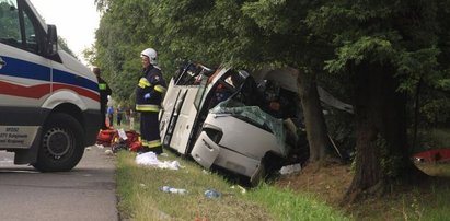 Wypadek autokaru pod Warszawą. Pięciu zabitych, 25 osób rannych