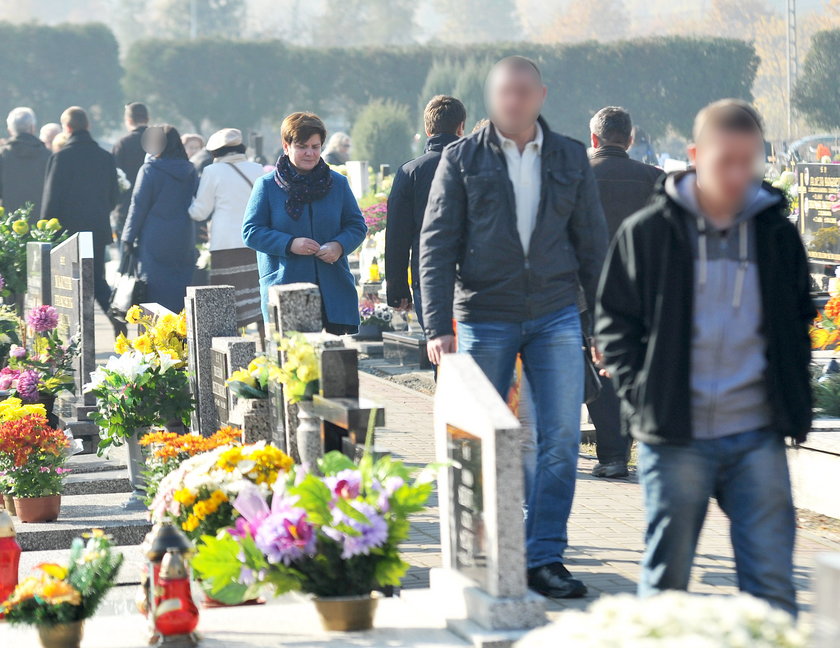 Beata Szydło odwiedziła groby bliskich
