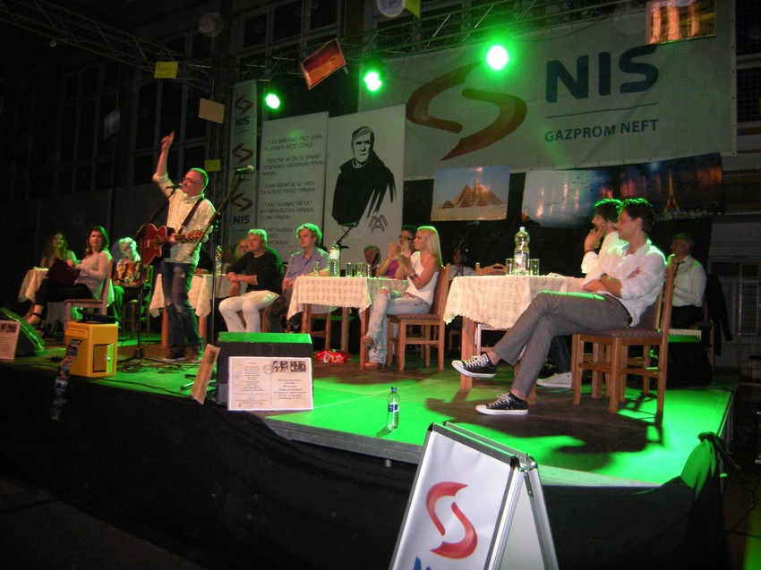 Dejan Cukić pevao je na Memorijalu "Mika Antić"