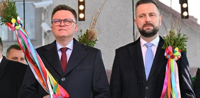 Hołownia i Kosiniak-Kamysz pojawili się z palmami. Przy zwycięzcy wyglądali biednie