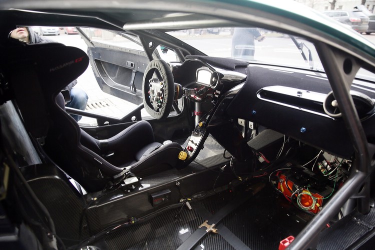 'Prezesi spółki zapewniają, że jest to pierwszy produkt. Drugi produkt, który chcą opracować w ciągu przyszłego roku ma mieć homologację do jazdy po drogach' - dodała.