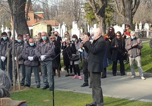 Sahranjen Vlasta Velisavljević uz aplauz 