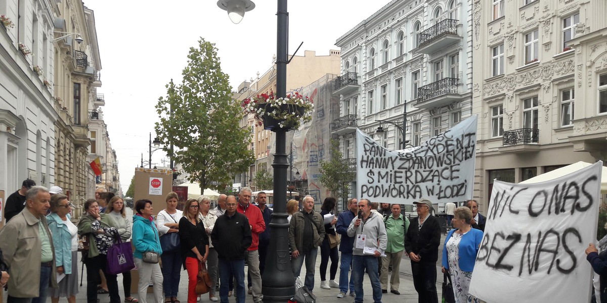 Protest w sprawie budowy hali przeładunkowej na odpady komunalne 