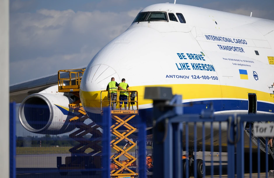 Ukrajinski avion "antonov" na aerodromu u Lajpcigu 6. avgusta