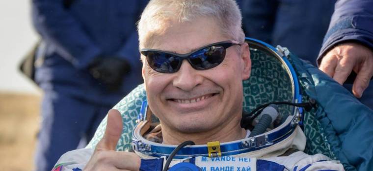 Astronauta z USA i jego rosyjscy koledzy już na Ziemi. Wykonali wspólny lot z ISS