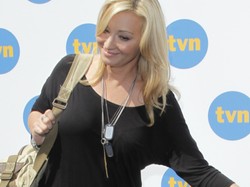 Buszmenka na salonach? Wpadka Martyny Wojciechowskiej