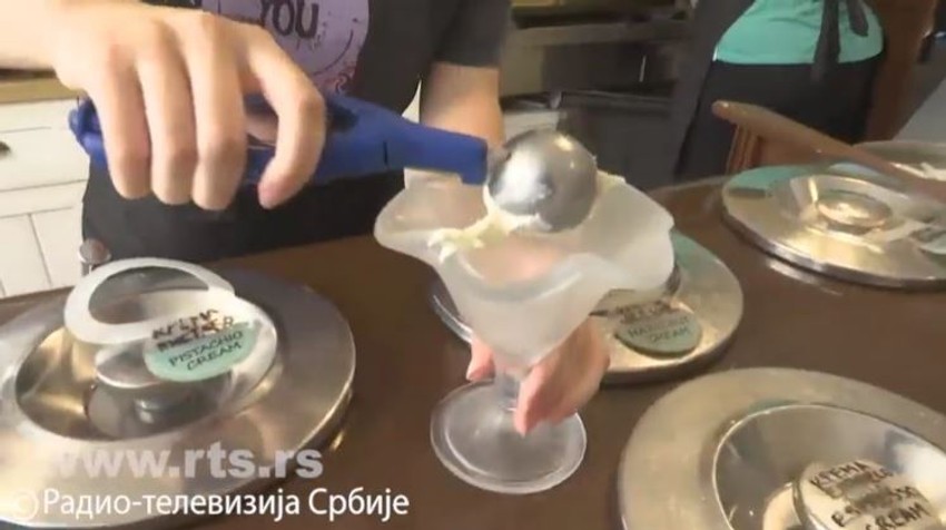 Sladoled, beogradski sladoledžija nudi poslasticu za pse