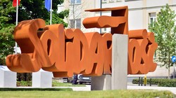 Piotr Duda o pomniku:  Potrafimy zabrać naszą kochaną "Solidarność"