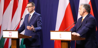 Coraz gorzej na linii PiS-Orban? Morawiecki potępia i „pobudza do myślenia”