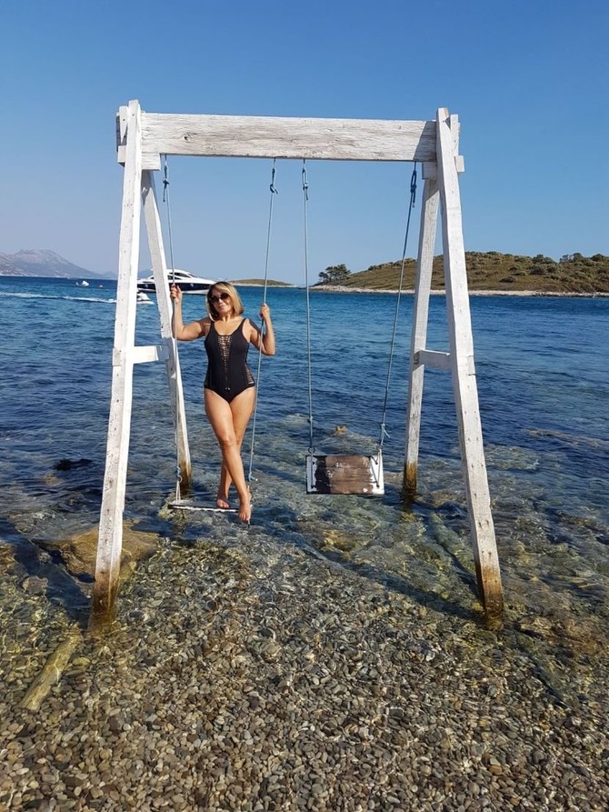Neda Ukraden u bikiniju pre tačno godinu dana