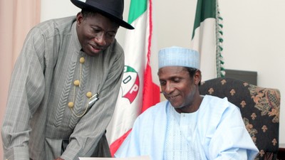 Former president, Goodluck Jonathan (left) with the late former president, Umaru Musa Yar'Adua (right)