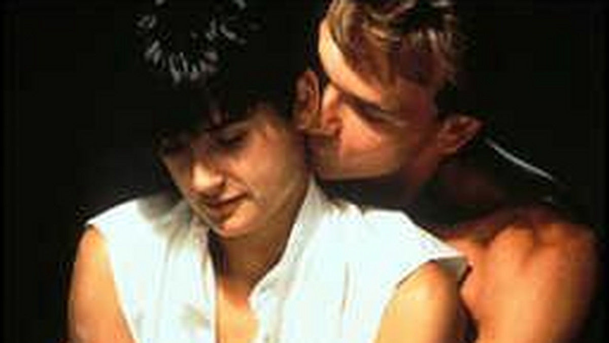 Scena, w której Demi Moore i Patrick Swayze pochylają się nad kołem gancarskim w melodramacie "Uwierz w ducha", została uznana za najromantyczniejszą w