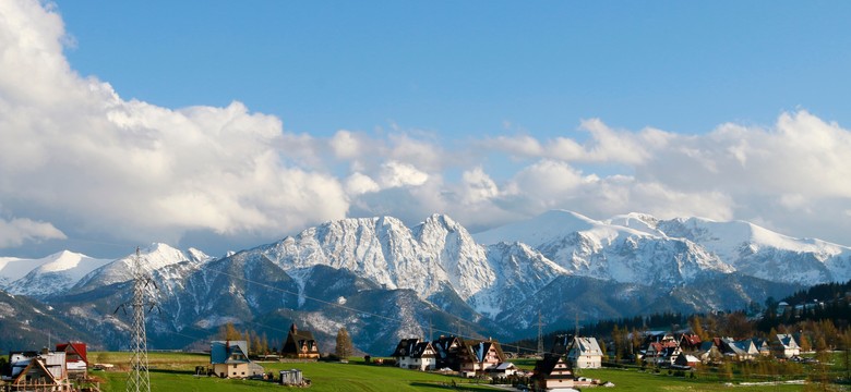 Święta i sylwester w górach. Ceny noclegów szybują w górę jak szalone, drogie powitanie 2026 r.