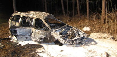 Opel zamienił się w kulę ognia. Kierowca nie przeżył. Foto