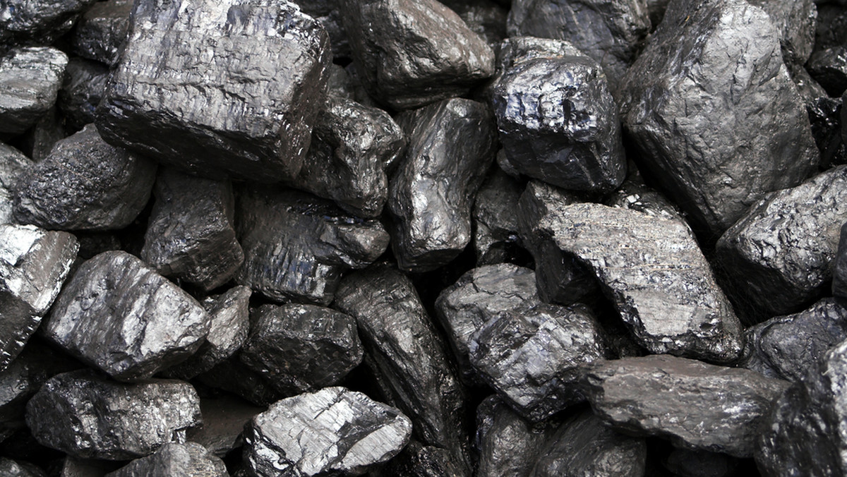 W 2014 r. produkcja węgla kamiennego wobec 2013 r. spadła o 5,2 proc. (wyniosła 72,5 mln ton), a sprzedaż o 9,3 proc. (70,3 mln ton). Pozytywna tendencja rynkowa pojawiła się pod koniec roku – w grudniu 2014 r. sprzedaż wobec grudnia 2013 r. wzrosła o niemal 3 proc.