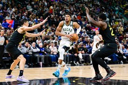 Antetokounmpo i Jokic rzucili po 31 punktów. Nuggets lepsi w starciu liderów