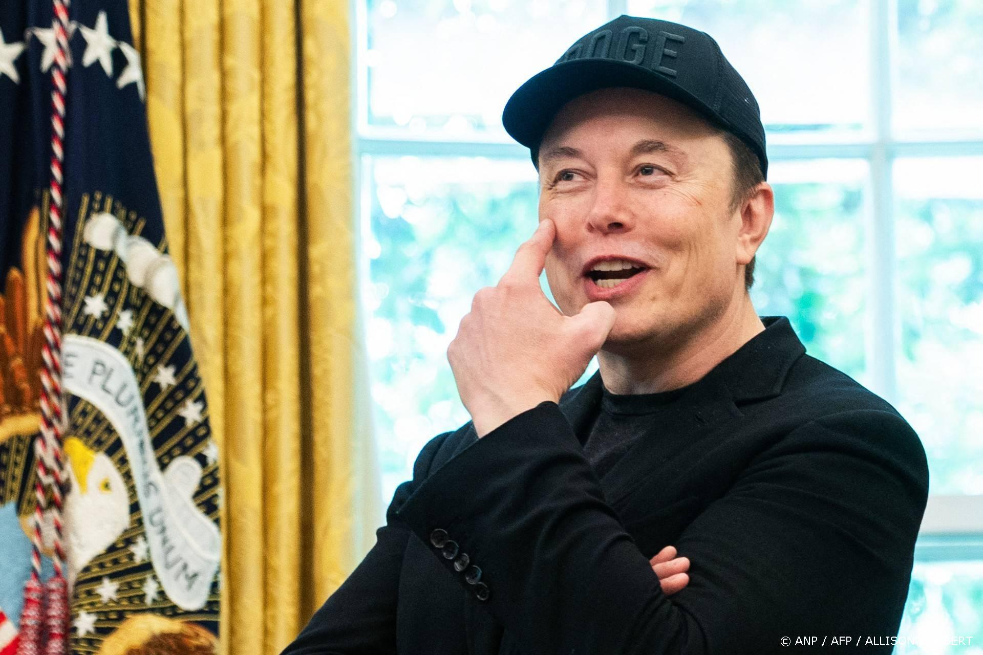 Musk eerste persoon met 500 miljard dollar vermogen - halve biljonair