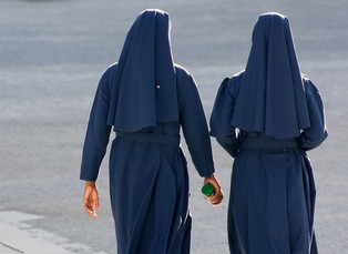 Jeśli religia zniknie ze szkół, zakonnice stracą źródło utrzymania?