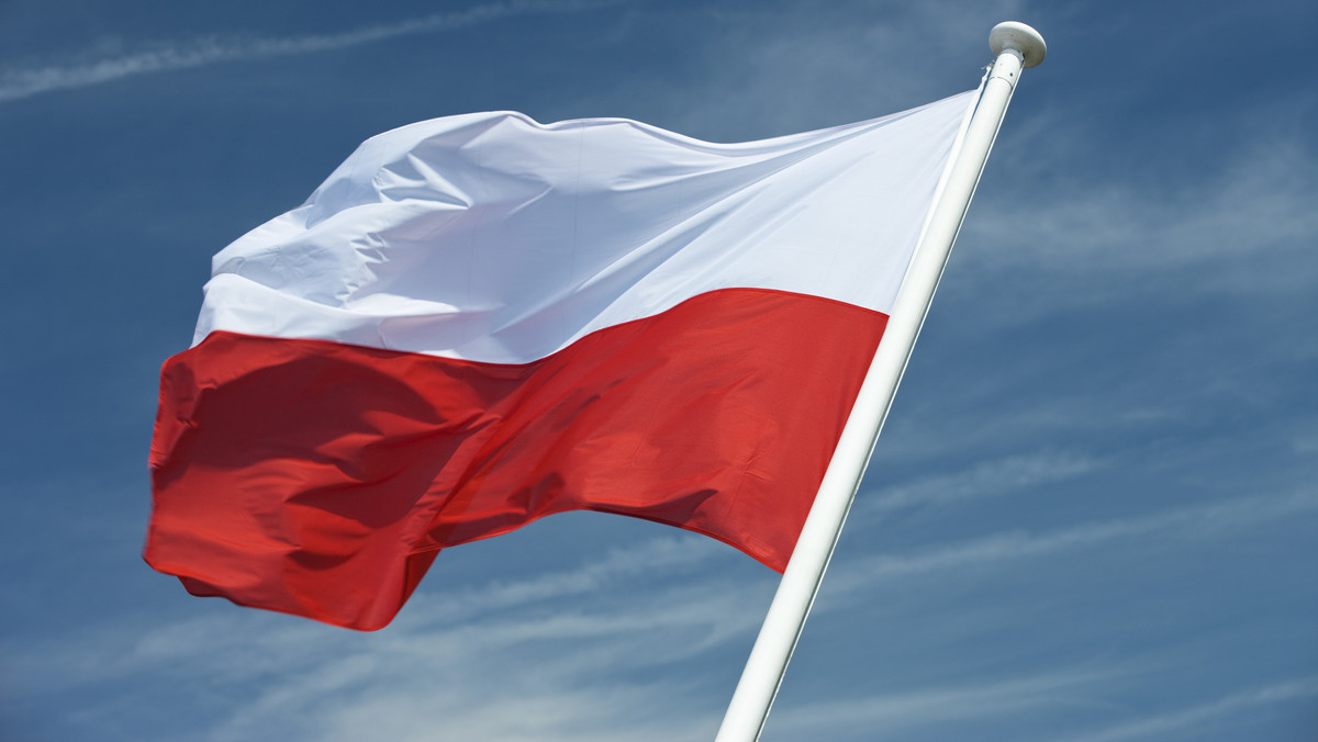 Wystawa sprzętu i wyposażenia wojskowego, parada wojskowa, występy zespołów muzycznych i atrakcje dla najmłodszych znalazły się w programie pikniku patriotyczno-wojskowego zorganizowanego w Łodzi z okazji Dnia Flagi.