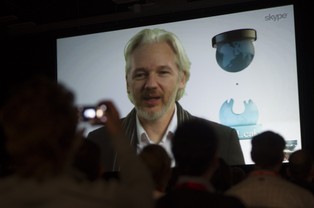 Założyciel Wikileaks Julian Assange zwolniony z brytyjskiego więzienia