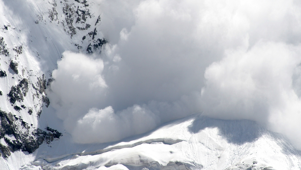 Lawiny w Tatrach porwały narciarzy. Akcja ratowników TOPR