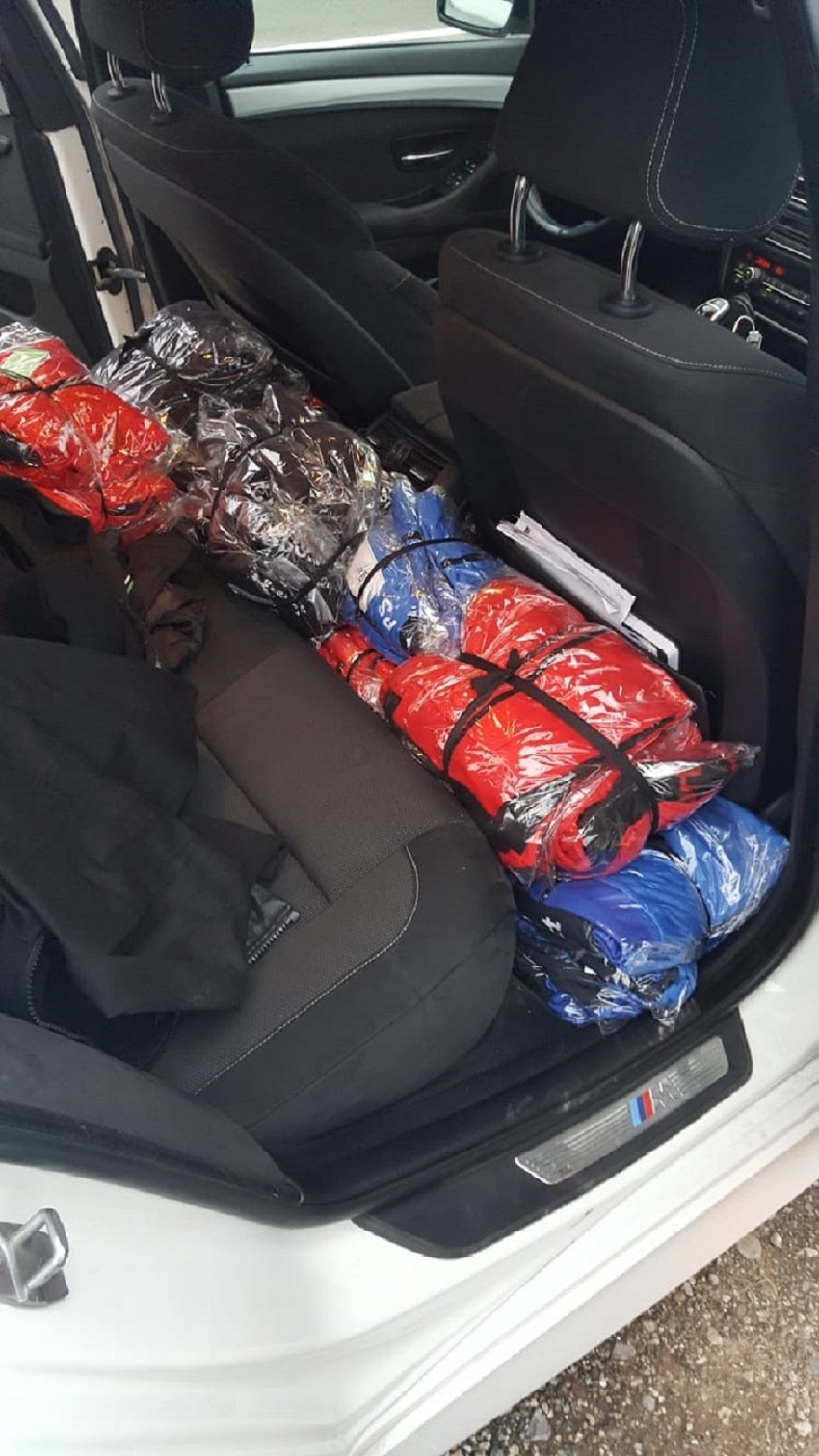 Auto prepun falsifikovane garderobe