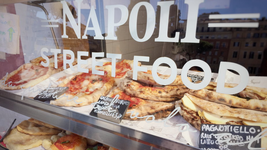 Pizza w Neapolu