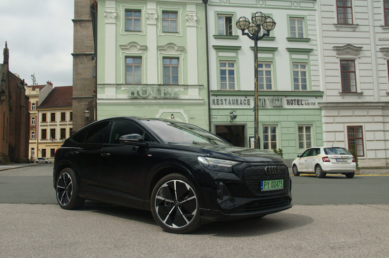 Testujemy koszty ładowania na trasie z Audi Q4 e-tron Sportback