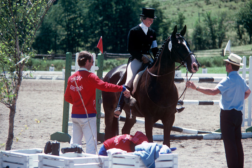 "Royalsi" na igrzyskach olimpijskich: księżniczka Anna i królewski koń Goodwill (na zdjęciu z Markiem Phillipsem)