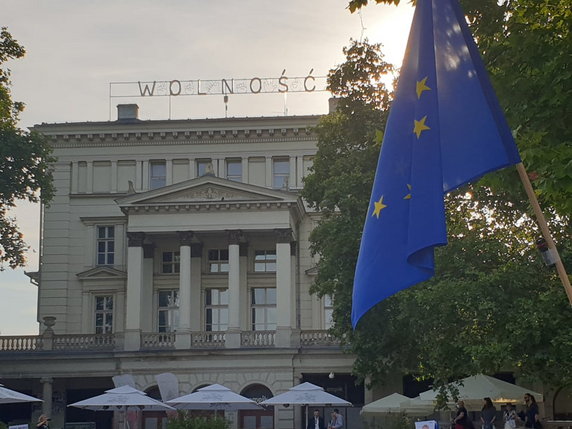 Protest "w obronie niezależnych mediów" na Placu Wolności w Poznaniu fot. Codzienny Poznań