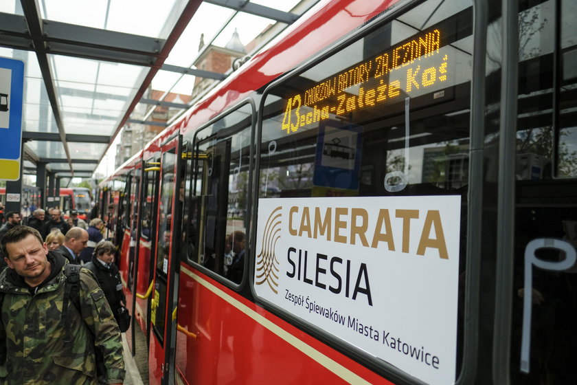 Katowice. Arie Moniuszki w tramwaju linii 43