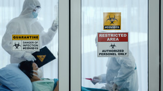 Szpitale spodziewają się covidowego tsunami. Rząd przedstawił strategię walki z pandemią