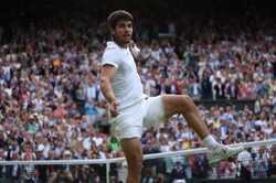 Alcaraz królem Wimbledonu! Po epickim boju pokonał Djokovica