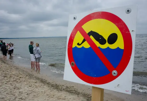 Lato jeszcze trwa, a statystyki utonięć przerażają. Zobacz, jak się zachować w wodzie