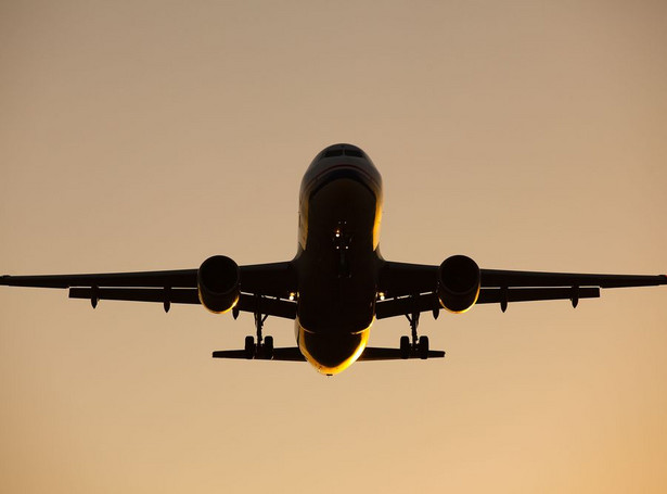 Ruch nad Polską bez zakłóceń. Jedynie Wizz Air odwołał dwa rejsy