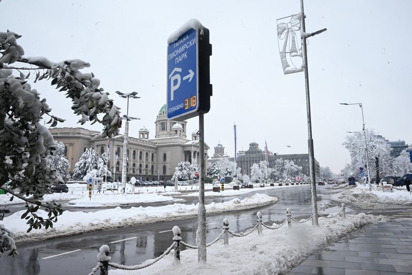 Iz smera Terazija jedino možete da u garažu "Pionirski park".