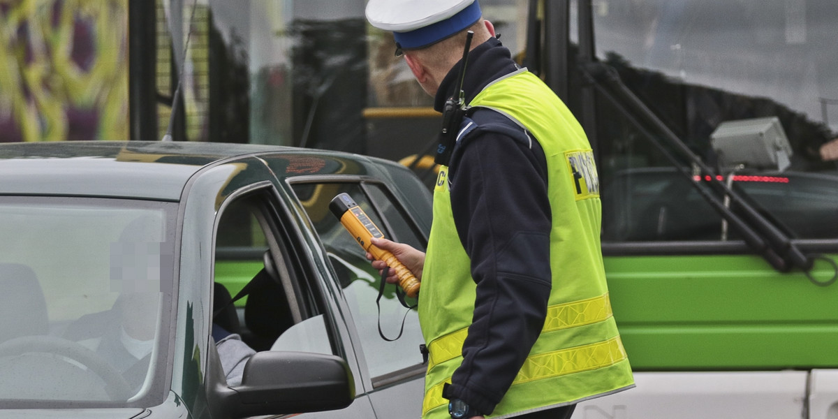 Pijany sędzia z Wrocławia prowadził samochód. Miał 2,2 promila.