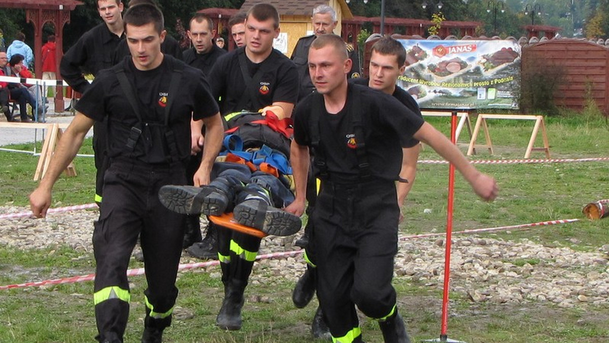 Pod Palenicą w Szczawnicy trwa I Olimpiada Sportowo - Pożarnicza Strażaków Ochotniczej Straży Pożarnej. Bierze w niej udział blisko 40 drużyn z całego kraju.