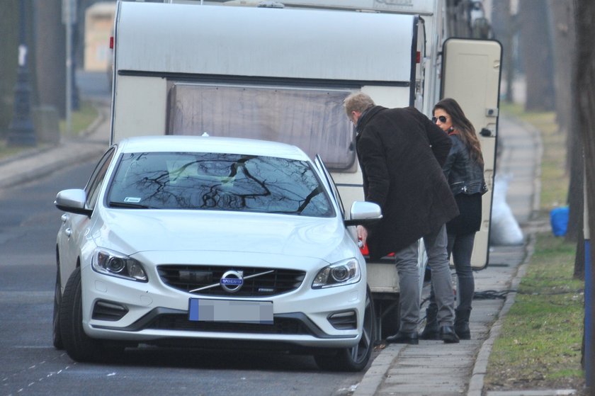 Piotr Adamczyk i Weronika Rosati na planie serialu