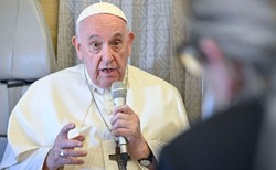 Papież nie wyklucza dialogu z Rosją. "Czasem śmierdzi, ale trzeba go prowadzić"