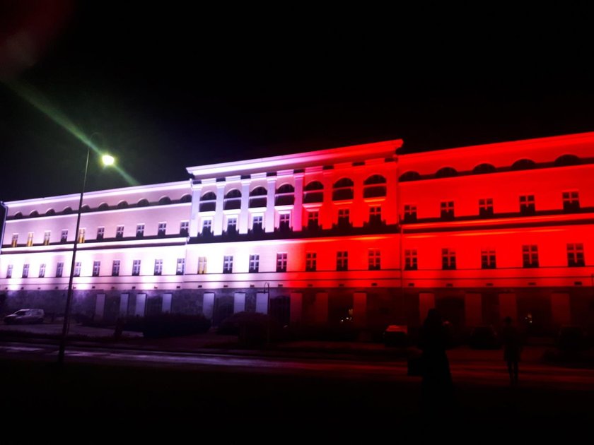 Budynki z całego świata w bieli i czerwieni!