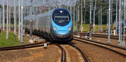 Pendolino przejeżdża przez Łódź