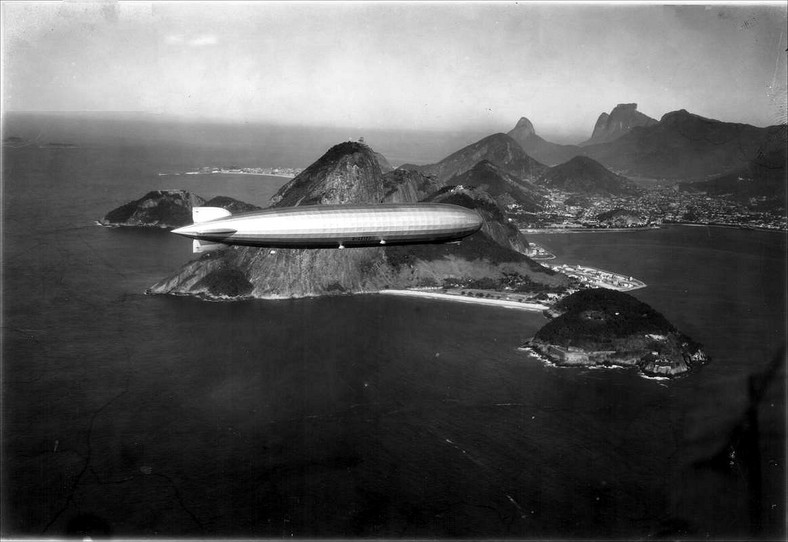 LZ 127 Graf Zeppelin w locie nad Rio de Janeiro