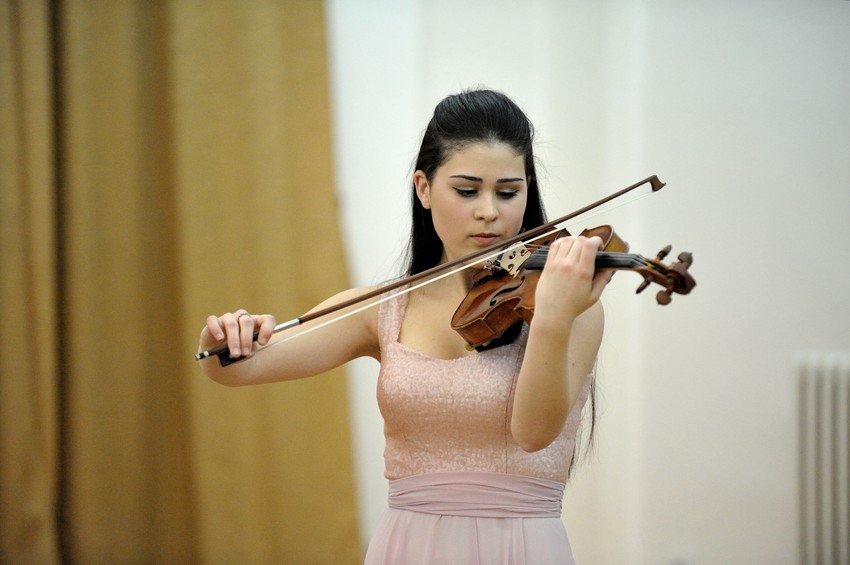 Svirala na pozajmljenoj violini do pre tri godine: Stefanija Udicki