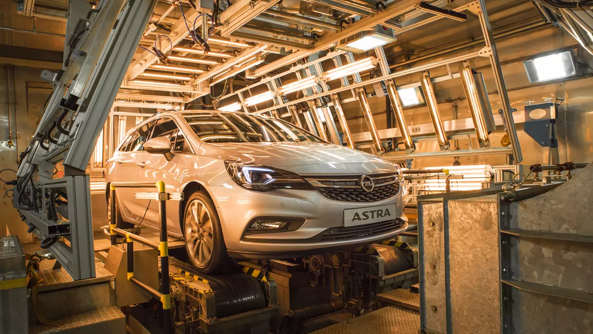 Opel Astra Sports Tourer w komorze klimatycznej