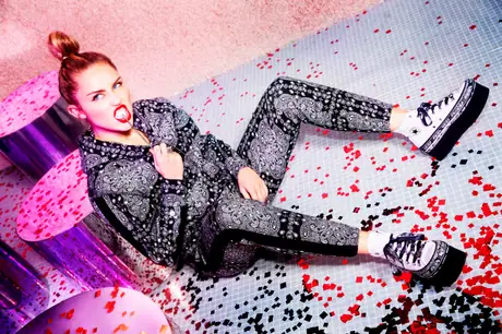 Converse x Miley Cyrus - jest nowa kolekcja - Noizz
