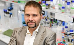 Wariant B.1.1.529. Prof. Pyrć: Trzeba obserwować sytuację, prowadzić badania i się przygotować