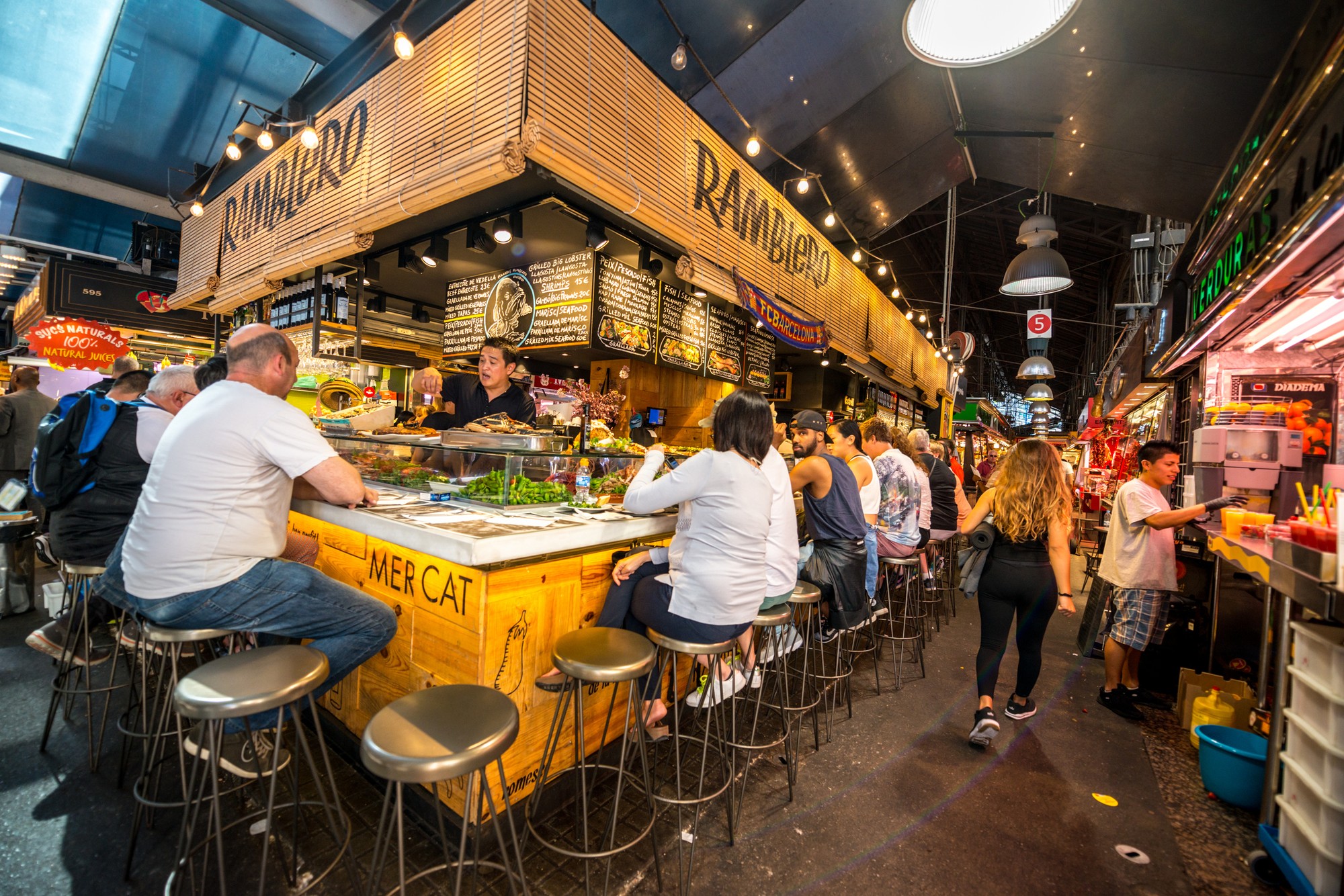 Trh La Boqueria v Barcelone.