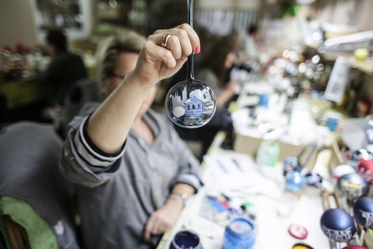 Produkcja bombek i ozdób choinkowych