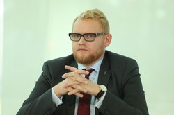 Kaczyński apelował o wyższe oprocentowanie lokat. Wiceprezes PKO BP odpowiada